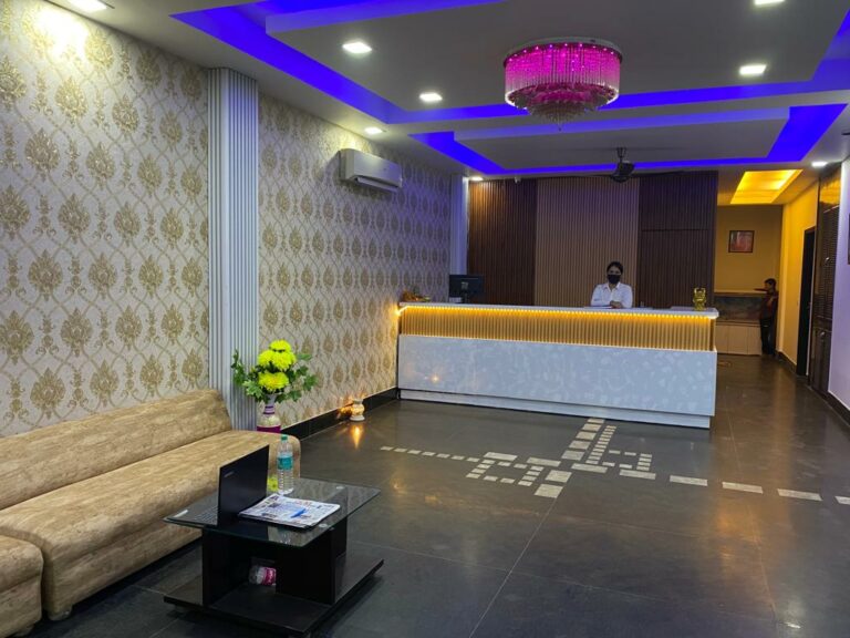 Hotel Reception Area Hotel Reception Delhi-airport-plaza-recuption